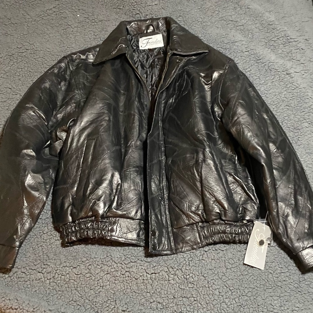Fondini fashions leather coat brand new‼️